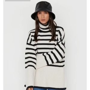 VEGAN LEATHER BUCKET HAT NEW WITH TAG